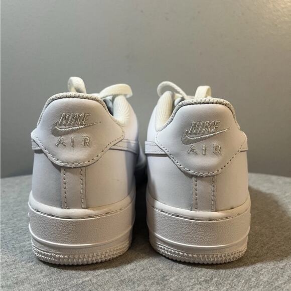 Nike Air Force 1 LE GS 'Triple White' Size 7/Women's Size 8.5 DH2920 111 - Picture 4 of 5
